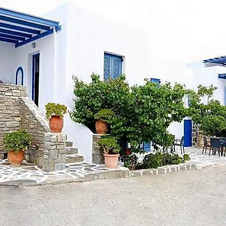 Holidays In Paros & מלון