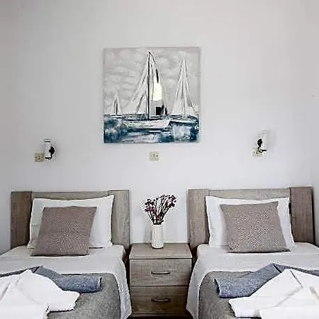 Holidays In Paros & מלון